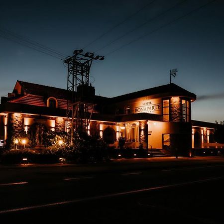 Hotel Bonaparte Kösice Dış mekan fotoğraf