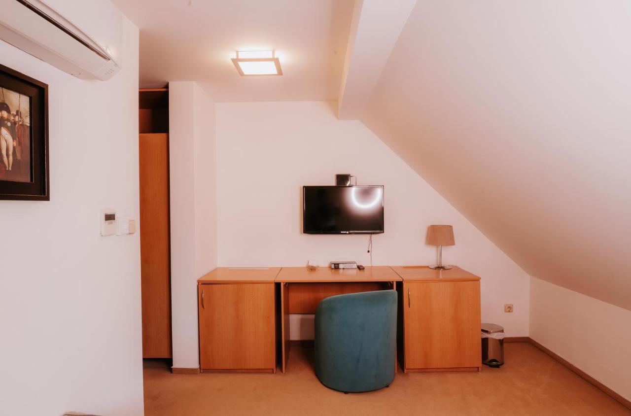 Hotel Bonaparte Kösice Dış mekan fotoğraf