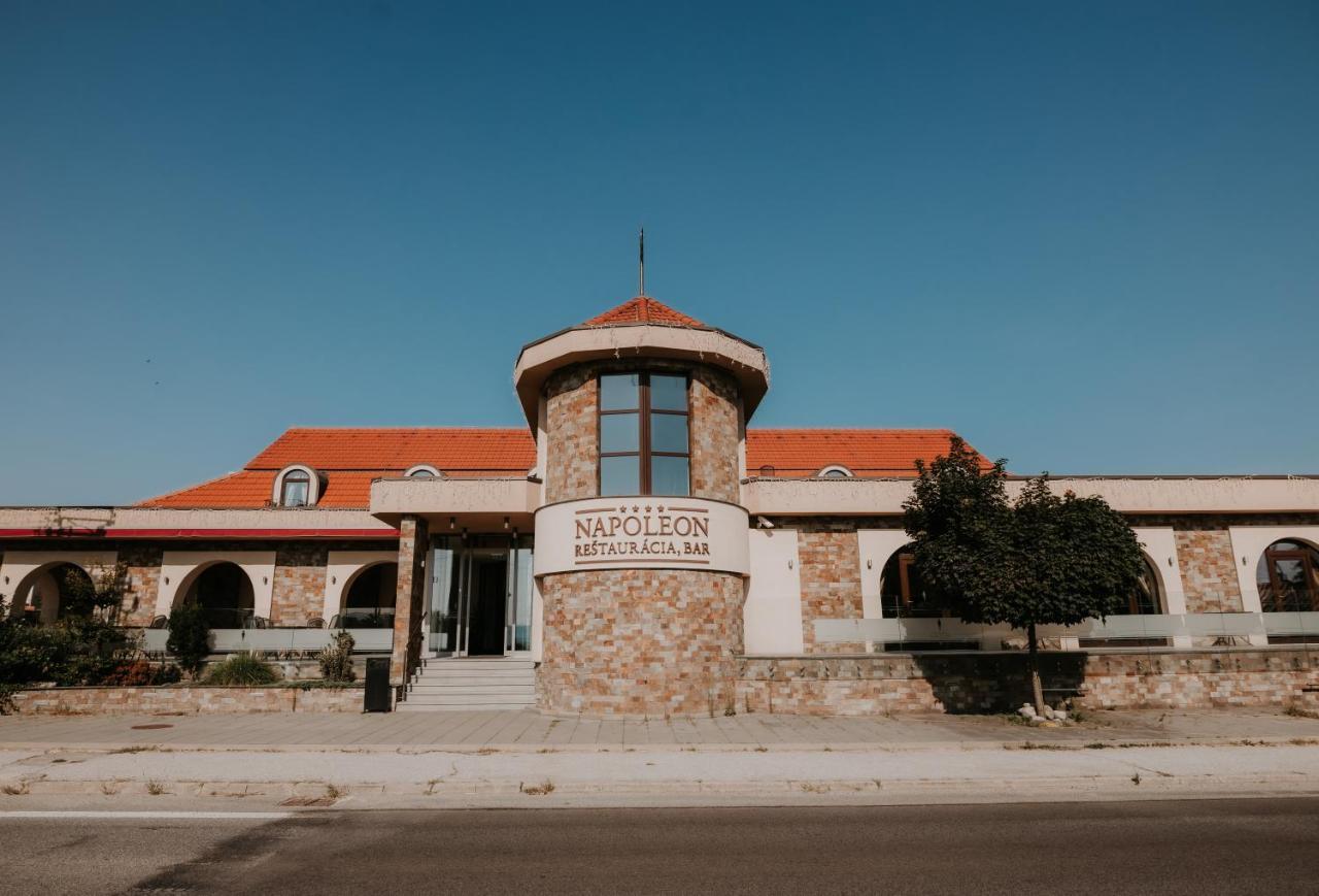 Hotel Bonaparte Kösice Dış mekan fotoğraf