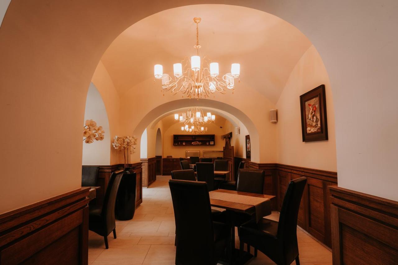 Hotel Bonaparte Kösice Dış mekan fotoğraf