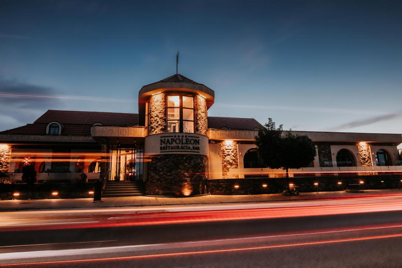 Hotel Bonaparte Kösice Dış mekan fotoğraf